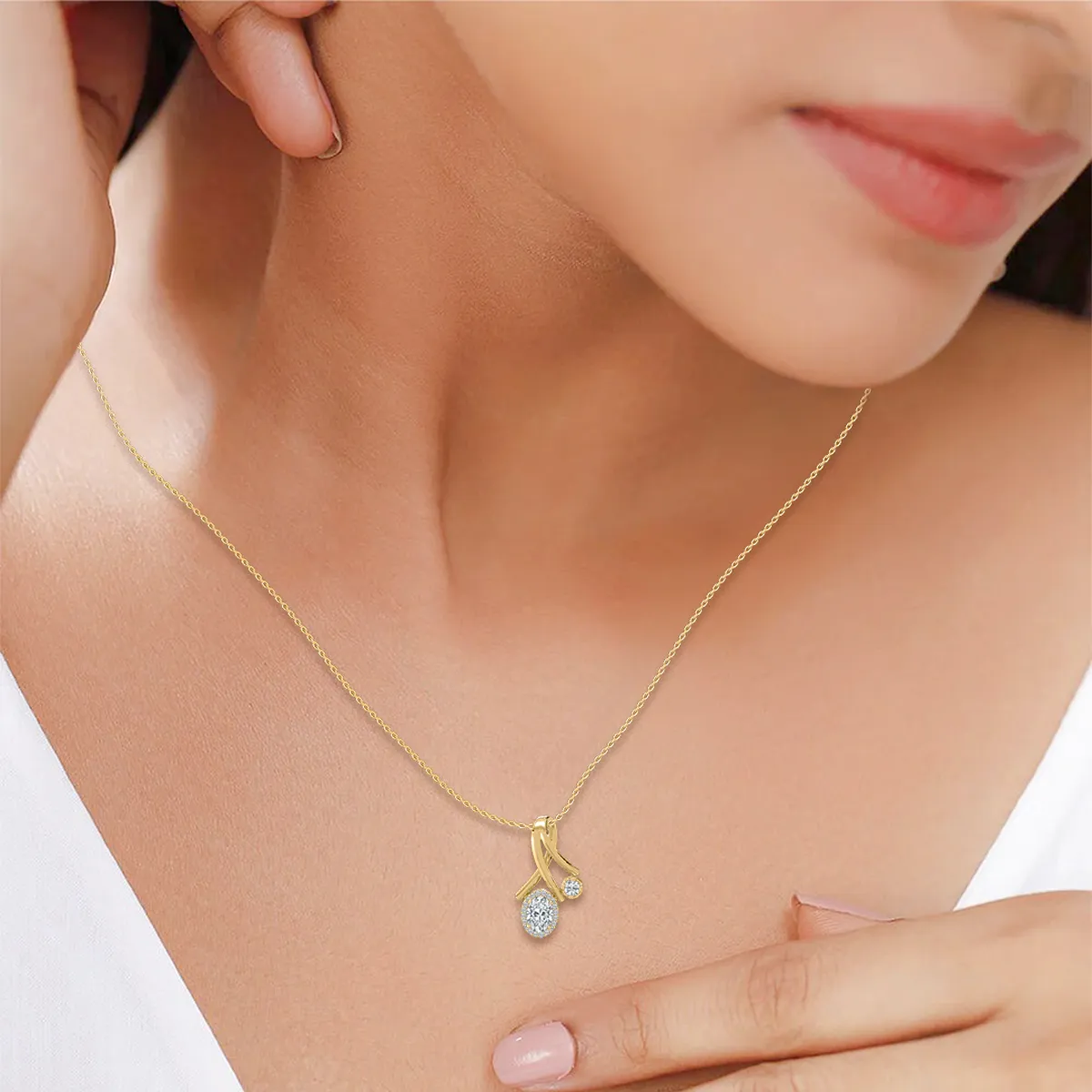 Oval And Round Diamond Floriferous Fashion Pendant